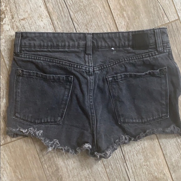 Distressed jean shorts - Picture 2 of 2
